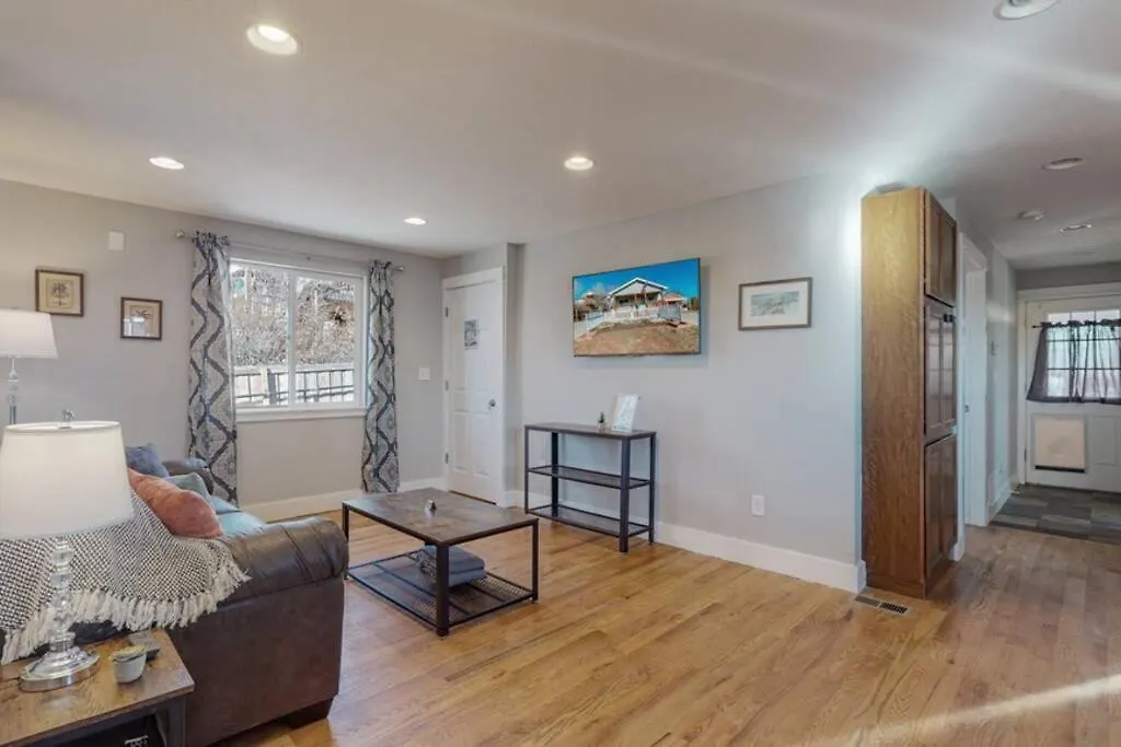 Holiday home Relaxing Beachy Denver Home With King Bed